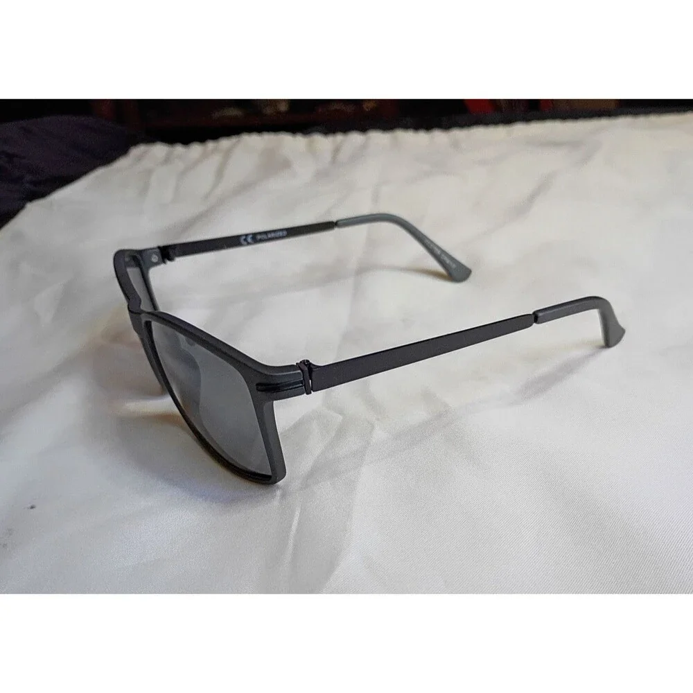 Foster Grant Polarized Sunglasses Matte Black Gray Lenses NS1119